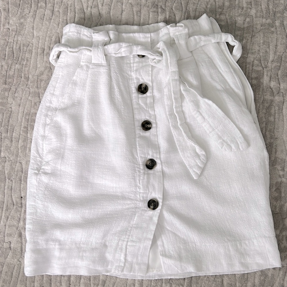 H&M linen blend white mini skirt